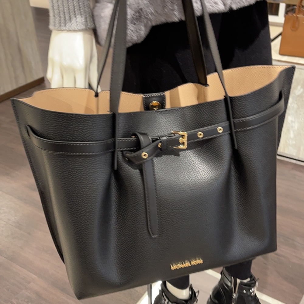 MICHAEL KORS Black Tote with Tan Interior